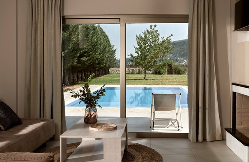 Vlicho Villa | Private Stone Villa 100m from the sea