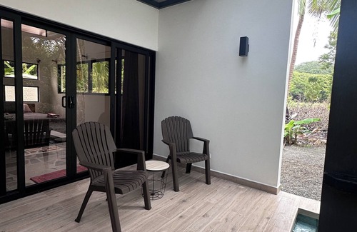 Javilla Apartment | Private Studio, 90 seconds to the beach, with AC, WiFi, & Pool