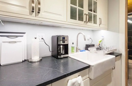 Rollingbay Apartment | Private Studio Guest apartment
