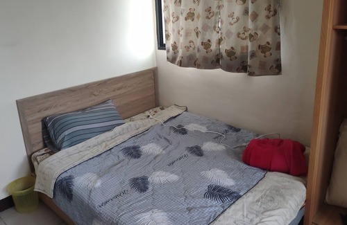 Yonghe Apartment | Private studio type room next to the train