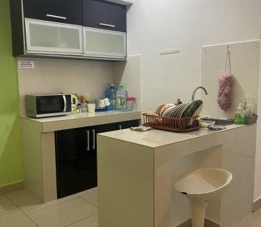 Wakaf Che Yeh Apartment | Private Studio Viana Court Service Apartment 1 with private parking