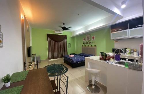 Wakaf Che Yeh Apartment | Private Studio Viana Court Service Apartment 1 with private parking