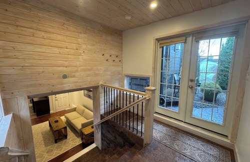 Britannia Beach House | Private Suite, Private Entrance and Driveway