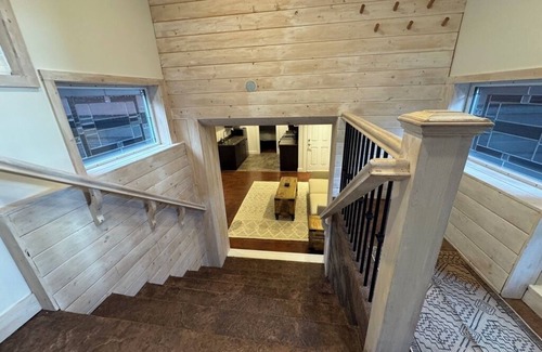 Britannia Beach House | Private Suite, Private Entrance and Driveway