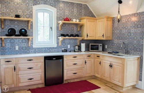 Kamloops Apartment | Private suite in interior BC, steps away from white sand beach