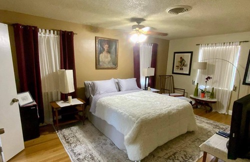 Coral Springs House | Private Suite in Beautiful Villa-Like Shared Home