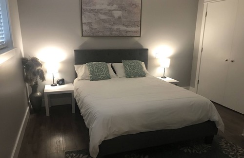 Shawnigan Lake Apartment | Private suite with hot tub.