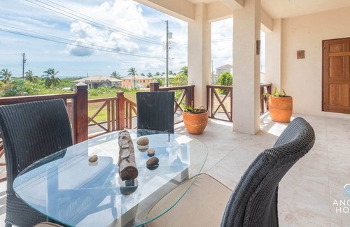 Rose Hill House | Private Sunset Patio + In-Home Gym near NikkiBeach