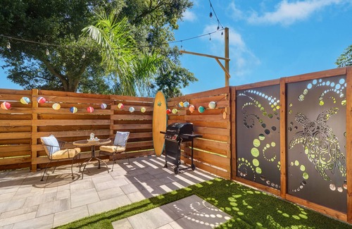 Largo Cottage | Private Surf Shack Less Than 5 Minutes to Indian Rocks BeachnBikes Included!
