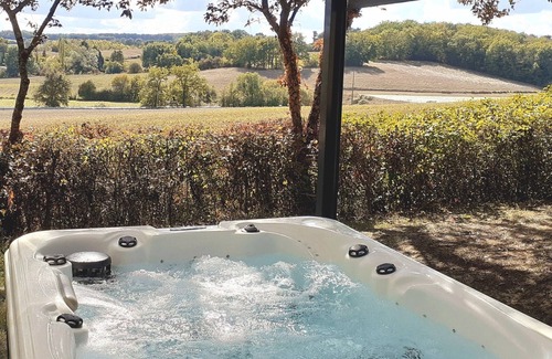 Callian House | PRIVATE SWIMMING POOL AND SPA JACUZZI - Air Conditioning - Chalet Cèdre - Gers - Occitanie