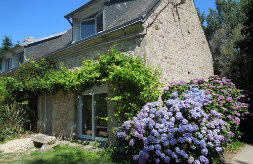 Plomelin House | PRIVATE SWIMMING POOL, quiet location in Plomelin, 10mn from the beach.
