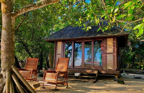Mataiea Villa | Private Tahitian Island. Sleeps six