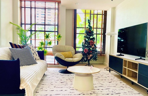 Khlong Tan Villa | Private Pool Villa Sukhumvit 26 Near BTS Phrom Phong and EmSphere
