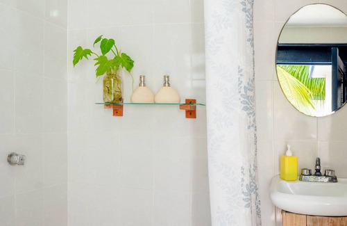 Bacalar Resort | Private twin room, shared bathroom, parking, and beach club