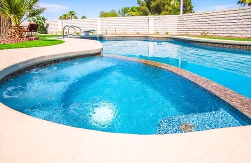 Spring Valley House | Private Two Bedroom, Two TVs, One Bathroom Casita!