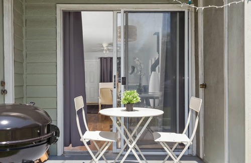 Carrboro House | Private UNC Townhome with Parking & 2 Bedrooms