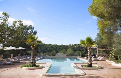Cunit Villa | Private, up to 28 guests, pool, 3km beach, family, weddings, offsite meetings