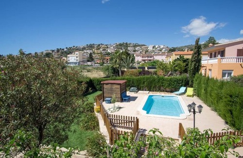 Peniscola Ski Chalet | Private villa with swimming pool, 3 bedrooms, Barbecue, WIFI