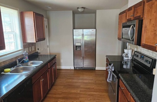 Southeast Raleigh House | Private Villa 3-Bed| 7 min from Downtown