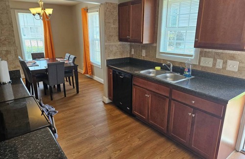 Southeast Raleigh House | Private Villa 3-Bed| 7 min from Downtown