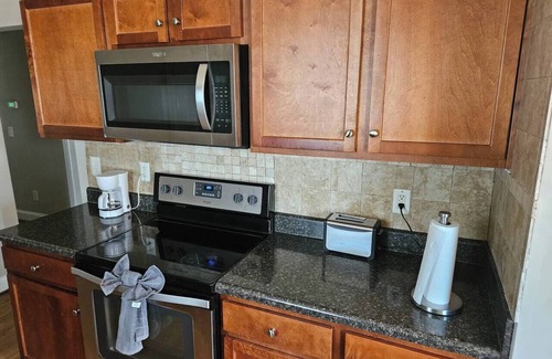 Southeast Raleigh House | Private Villa 3-Bed| 7 min from Downtown
