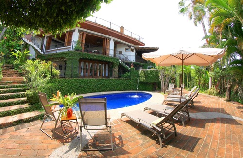 Cerro Villa | Private Villa Downtown PV, 3 blocks to Beach, Private Pool, 360 rooftop views.