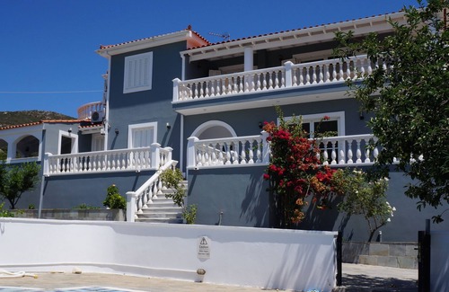 Samos Villa | Private villa in Samos with large pool situated between Samos & Pythagorio
