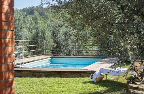 Pergine Valdarno House | Private Villa with private pool, A/C, WIFI, TV, patio, pets allowed, panoramic view, close to Arezzo