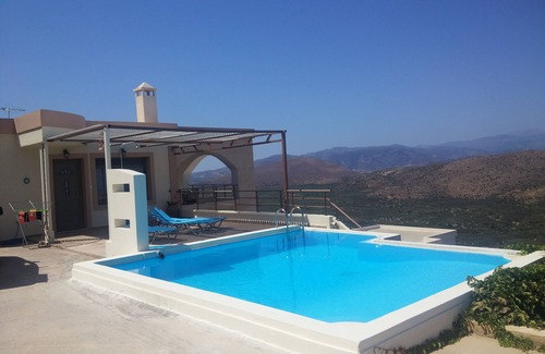 Pefki Villa | Private villa Kefali - private pool - spectacular view