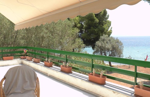 Metamorfosi Villa | Private villa on the beach in Halkidiki, Greece, only ten steps to the beach