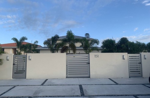 Sarasota House | Private Villa steps to Lido Beach