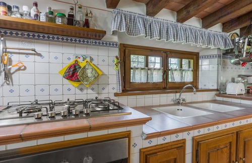 Gambassi Terme Villa | Private Villa with WIFI, A/C, private pool, TV, terrace, pets allowed, close to San Gimignano