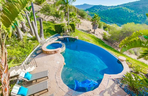 Valley Center House | Private Villa with Infinity Pool and Game Room