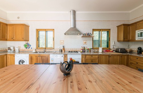 Estoi Cottage | Private villa with 6 suites and heated pool