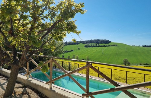 Loreto Villa | Private Villa with A/C, private pool, WIFI, TV, panoramic view, parking, close to Porto Recanati