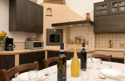 San Lupo House | Private Villa with A/C, private pool, WIFI, TV, patio, pets allowed, panoramic view, parking