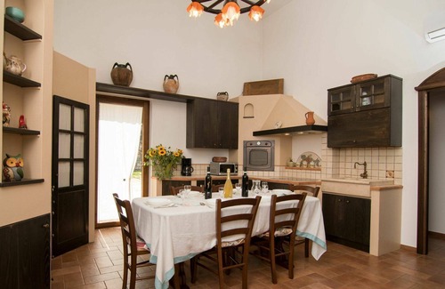 San Lupo House | Private Villa with A/C, private pool, WIFI, TV, patio, pets allowed, panoramic view, parking