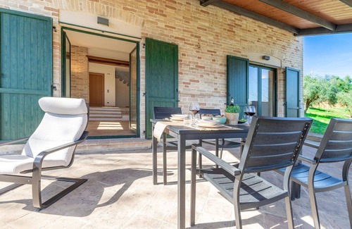 Macerata Villa | Private Villa with A/C, private pool, WIFI, TV, terrace, panoramic view, close to Porto Recanati
