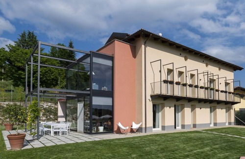 Monteu Roero Villa | Private Villa with A/C, WIFI, private pool, TV, patio, panoramic view, parking, close to Alba