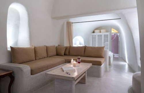 Fira Villa | Private Villa with a view in the Heart of Santorini