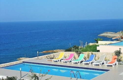 Esentepe Villa | Private villa with HEATED POOL, 3 ensuites, FREE WiFi & UK TV, AC in all rooms