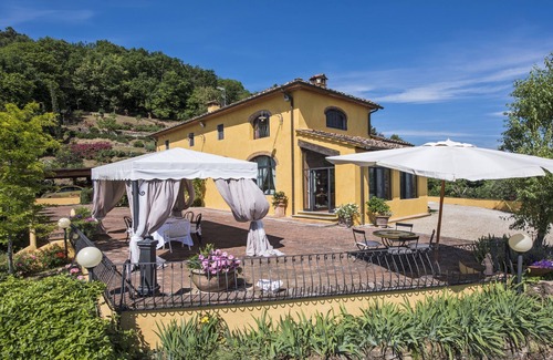 Casalguidi Villa | Private villa with 7 bedrooms and 5 bathrooms. Swimming Pool, A/C and WiFi!