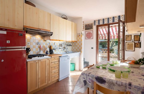Montignoso Villa | Private Villa with WIFI, private pool, TV, terrace, panoramic view, close to Forte Dei Marmi