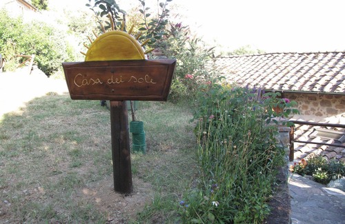 Petrognano Villa | Private Villa with hot tub, A/C, internet, TV, pets allowed, panoramic view, close to Lucca
