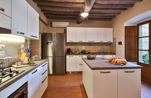 Ferretto Villa | Private Villa with private pool, A/C, WIFI, hot tub, TV, patio, panoramic view, close to Cortona