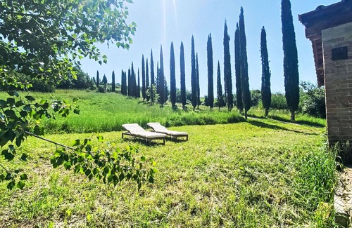 Bollano House | Private Villa with private pool, A/C, WIFI, TV, patio, pets allowed, panoramic view, parking