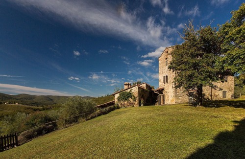 Radda in Chianti Villa | Private Villa with private pool, WIFI, TV, terrace, panoramic view, close to Greve In Chianti