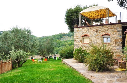 Capolona Villa | Private Villa with WIFI, A/C, private pool, hot tub, TV, patio, panoramic view, close to Arezzo