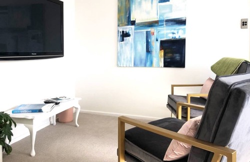 Fendalton House | Private warm suite in sunny Christchurch City home