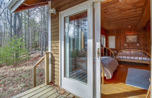 Mac Mahan Cabin | Private waterfront home with large deck & deep water dock